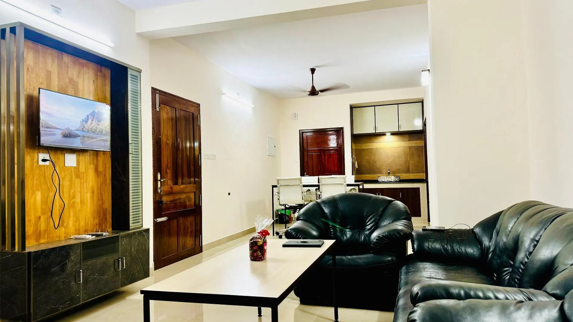 Appartamento Al-Kabeer Serene Pond Retreat Kowdiar 4Bhk Thiruvananthapuram